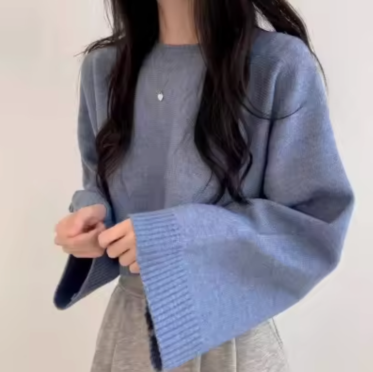 Loose long sleeved sweater
